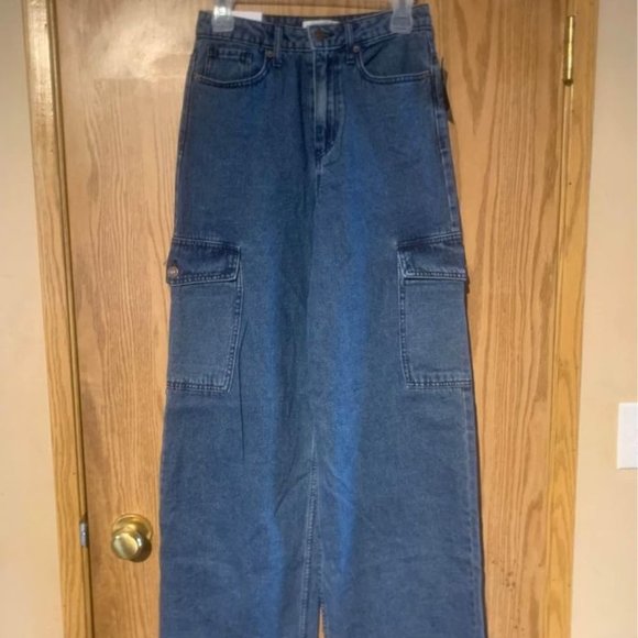 BRAND NEW FOREVER 21 JEAN CARGO PANTS - Picture 1 of 4